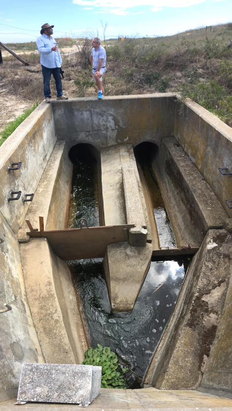Nebo Jovanovic (right) leading a site visit to view the Atlantis managed aquifer recharge system infrastructure.